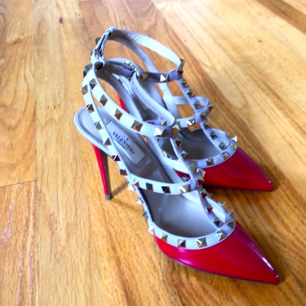 Red Valentino Heels (NWT). Never worn, perfect condition. Size 37 1/2
